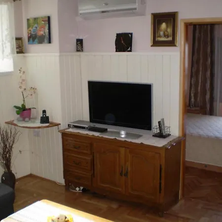 Tina Apartman