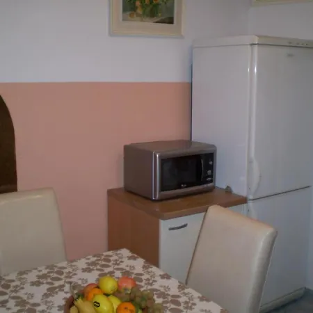 Tina Apartman
