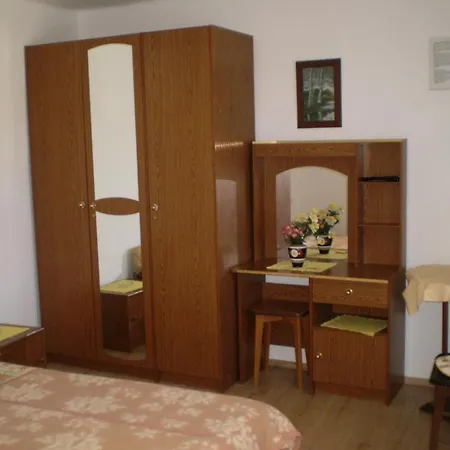 Tina Apartman *